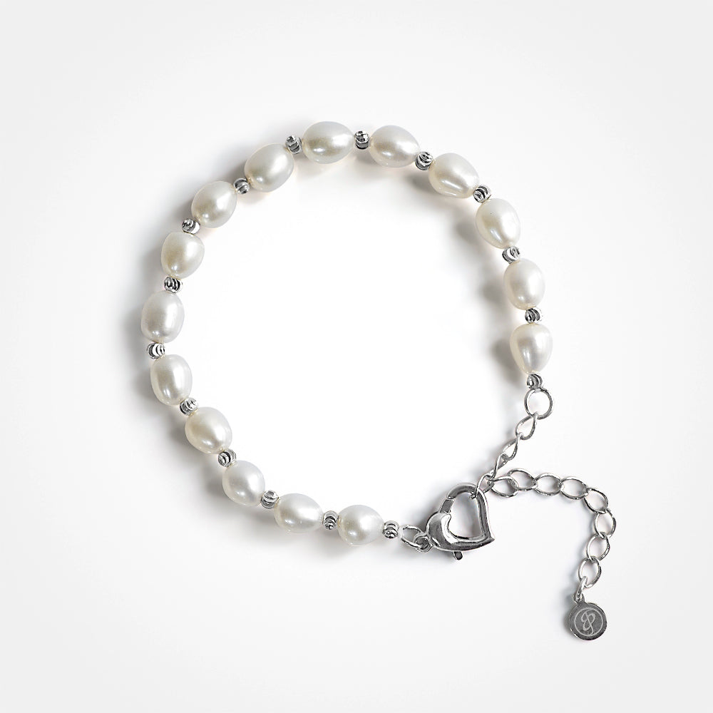 Rice Pearl Bracelet with Heart Clasp