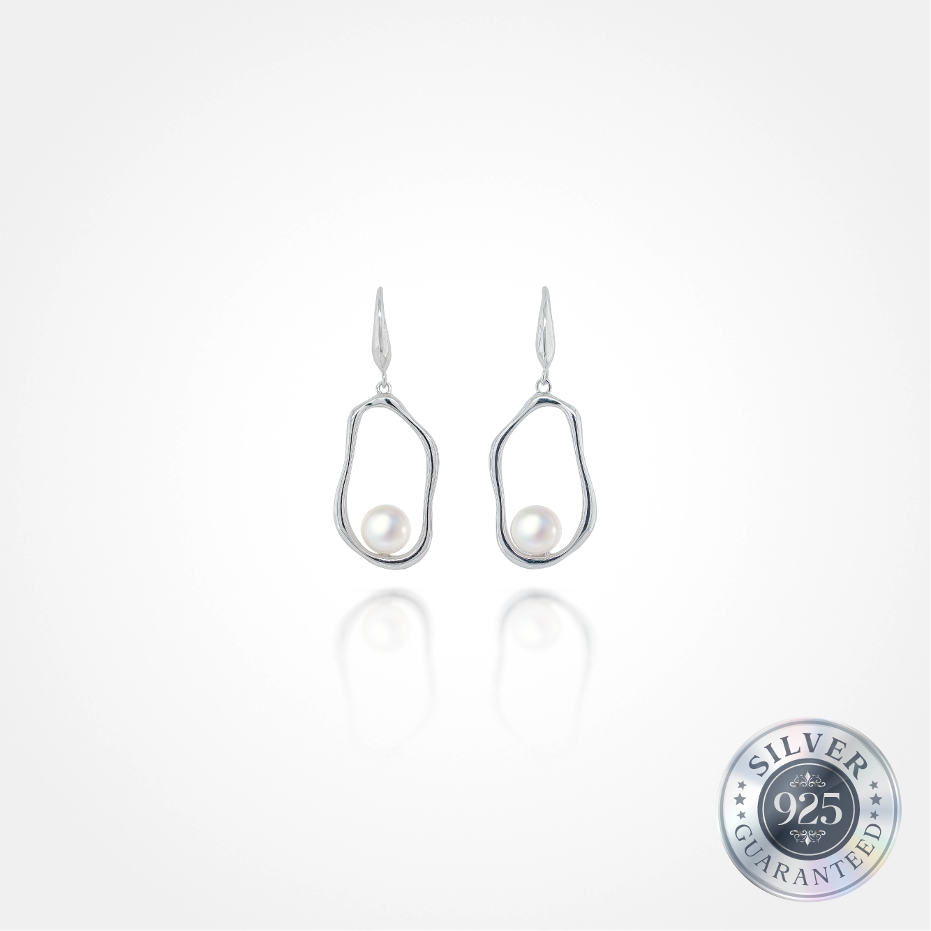 Curvy 925 Silver Round Pearl Earring