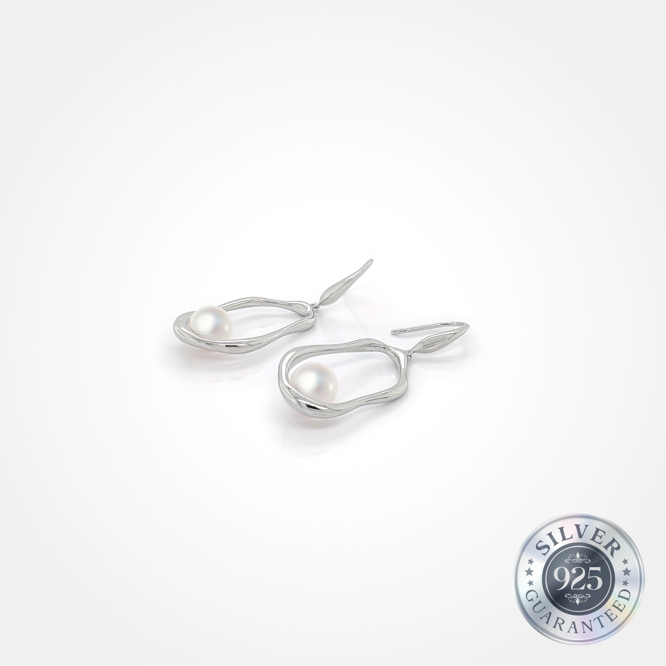 Curvy 925 Silver Round Pearl Earring