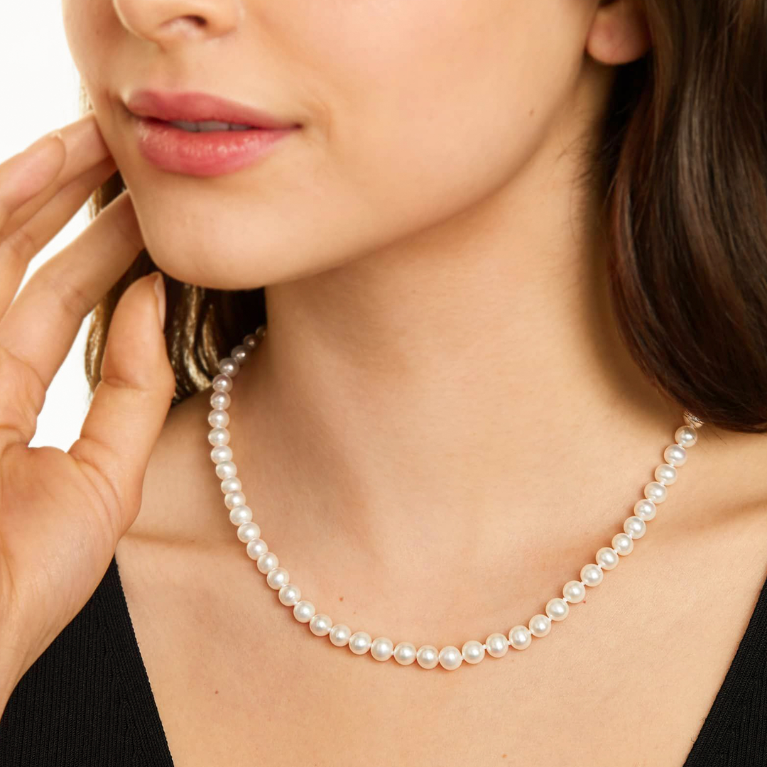 Classic Petite Off Round Pearl Necklace