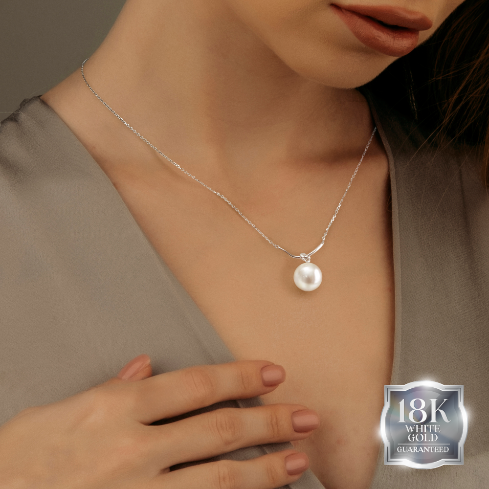 18K Gold White Southsea Divine Pendant