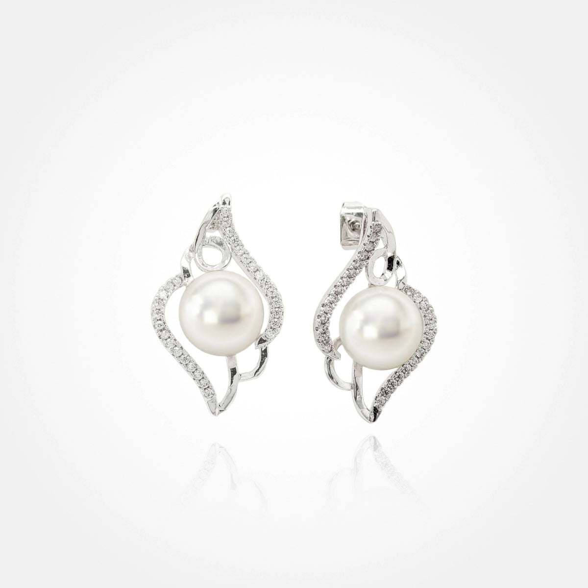 Precious Leaf Pearl Studs
