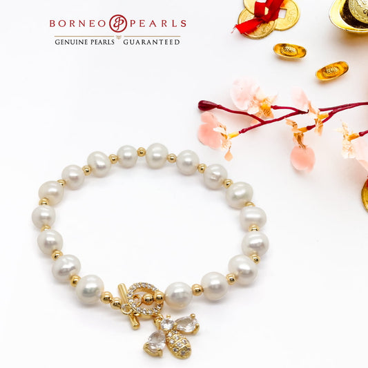 Pearl& Petal Bee Charm Bracelet