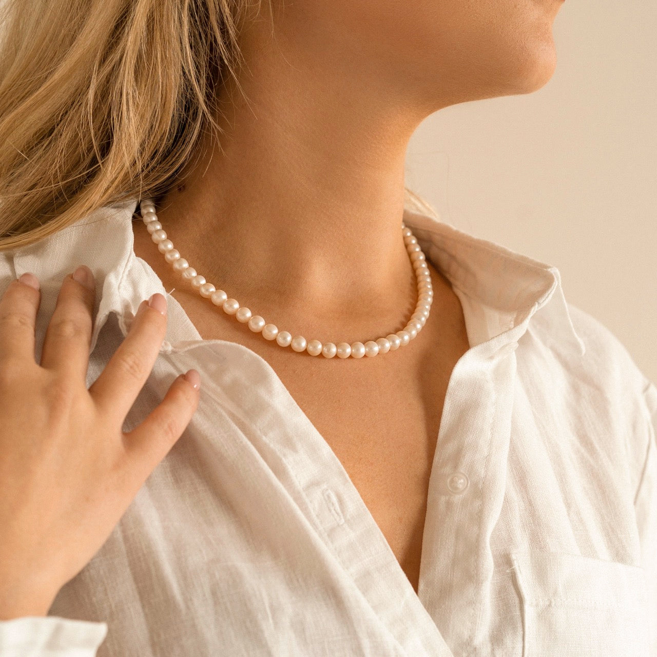 Classic Petite Off Round Pearl Necklace