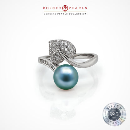 Serene Leaf Pearl Ring