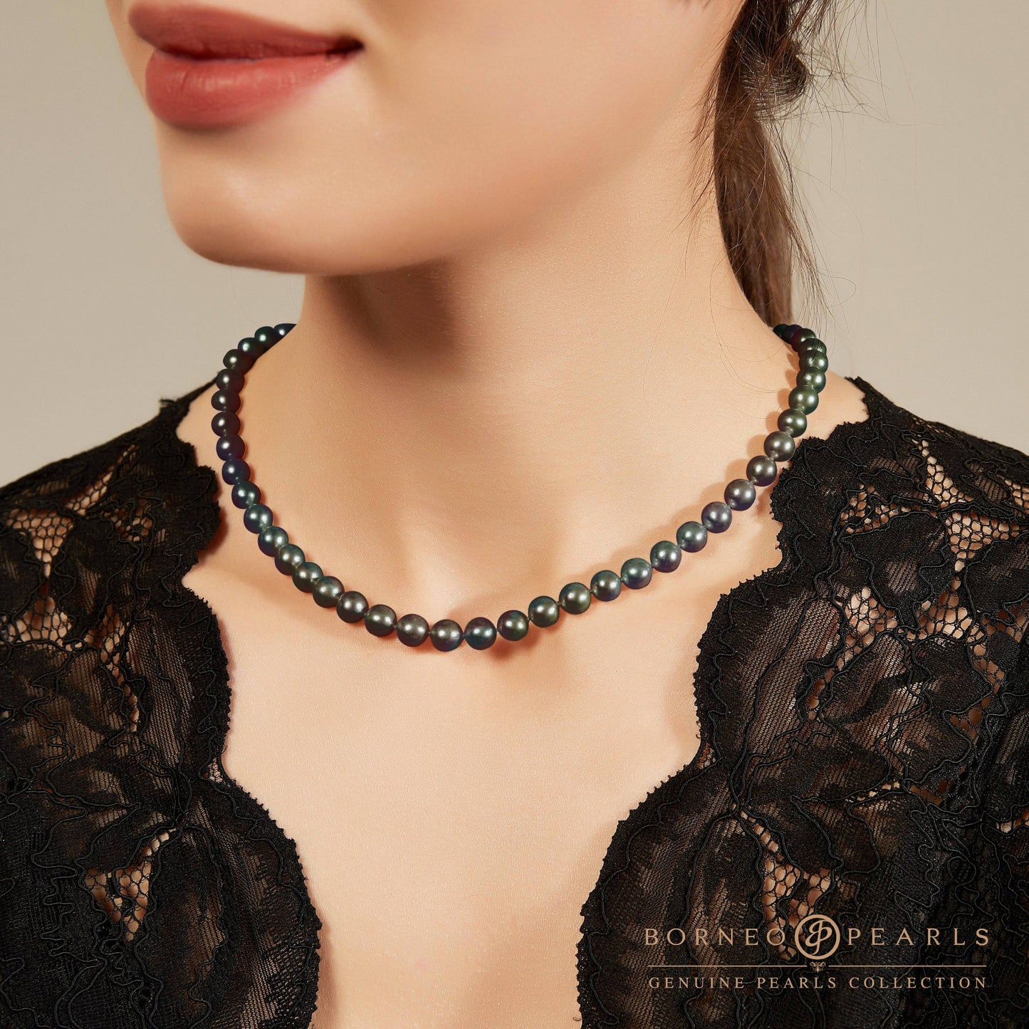 Off Round Pearl Choker