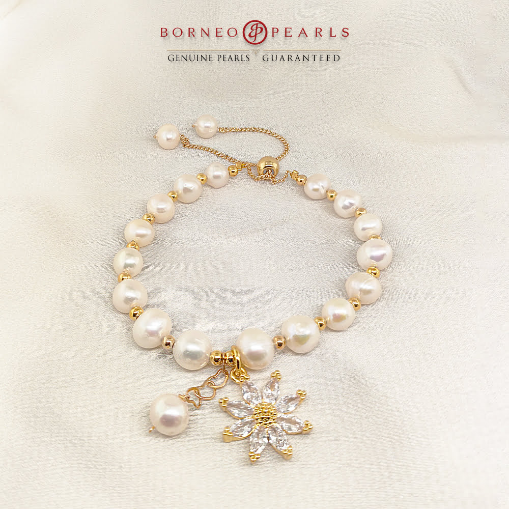 Flower Charm Pearl Bracelets