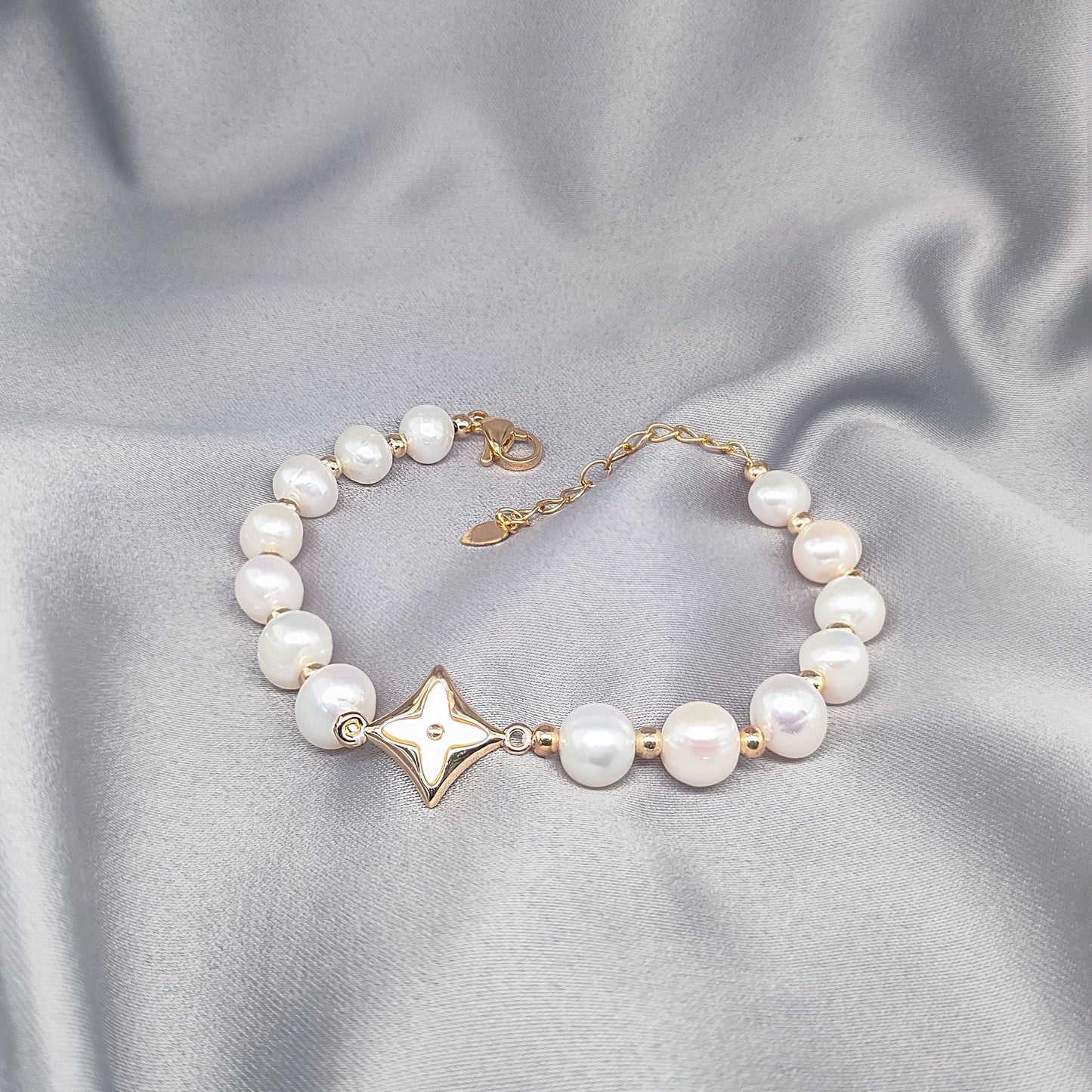 Flower Charm Pearl Bracelets