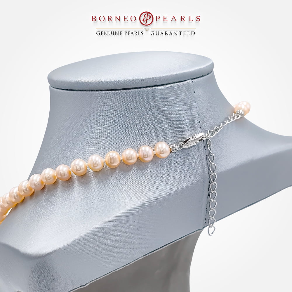 Classic Pearl Choker