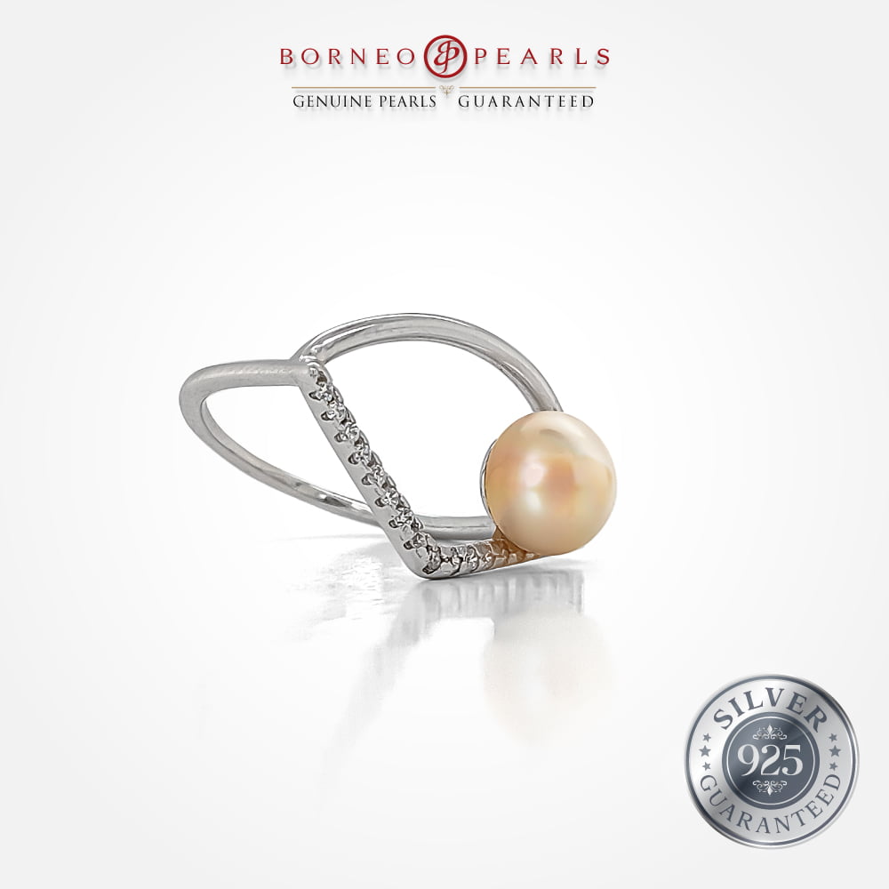 Glitz & Glam Pearl Ring in 925 Silver