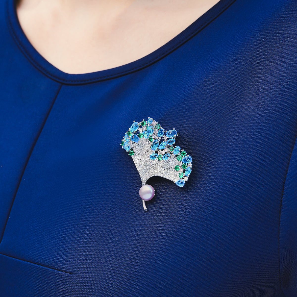 Crystal Fan Pearl Brooch