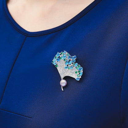 Crystal Fan Pearl Brooch