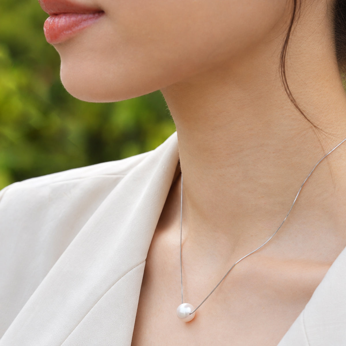 Classic White Round Pearl Adjustable Necklace – 9–10mm