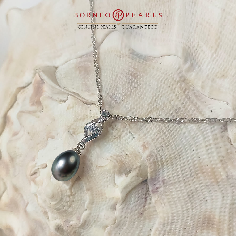 Dayak Beauty - Story Pearl Pendant