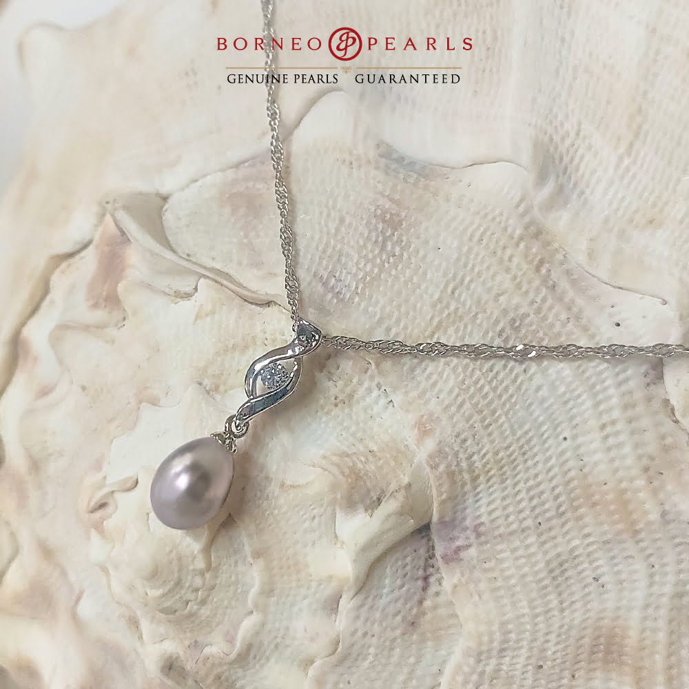 Dayak Beauty - Story Pearl Pendant