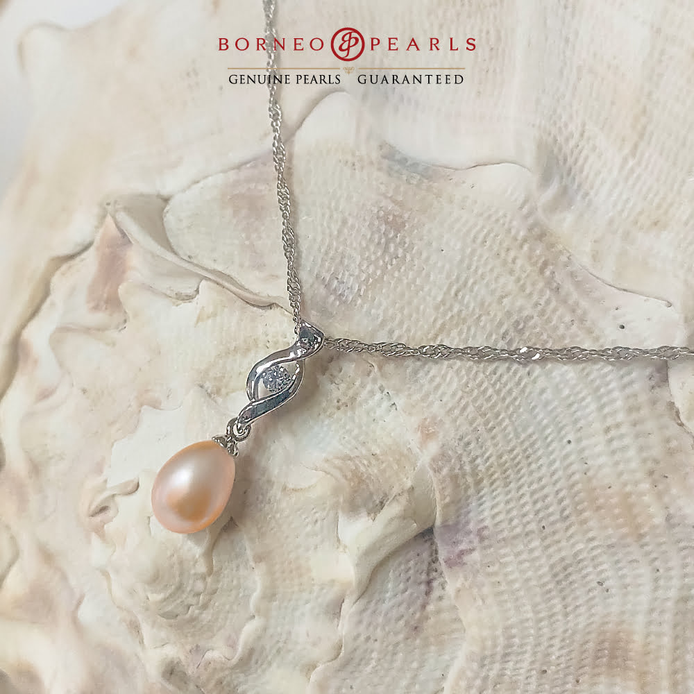 Dayak Beauty - Story Pearl Pendant