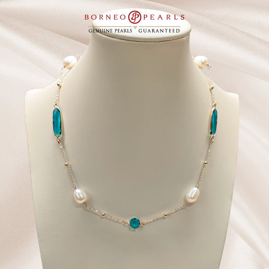 Dazzling Raya Exclusive Pearl with Crystal Stones Short Necklace