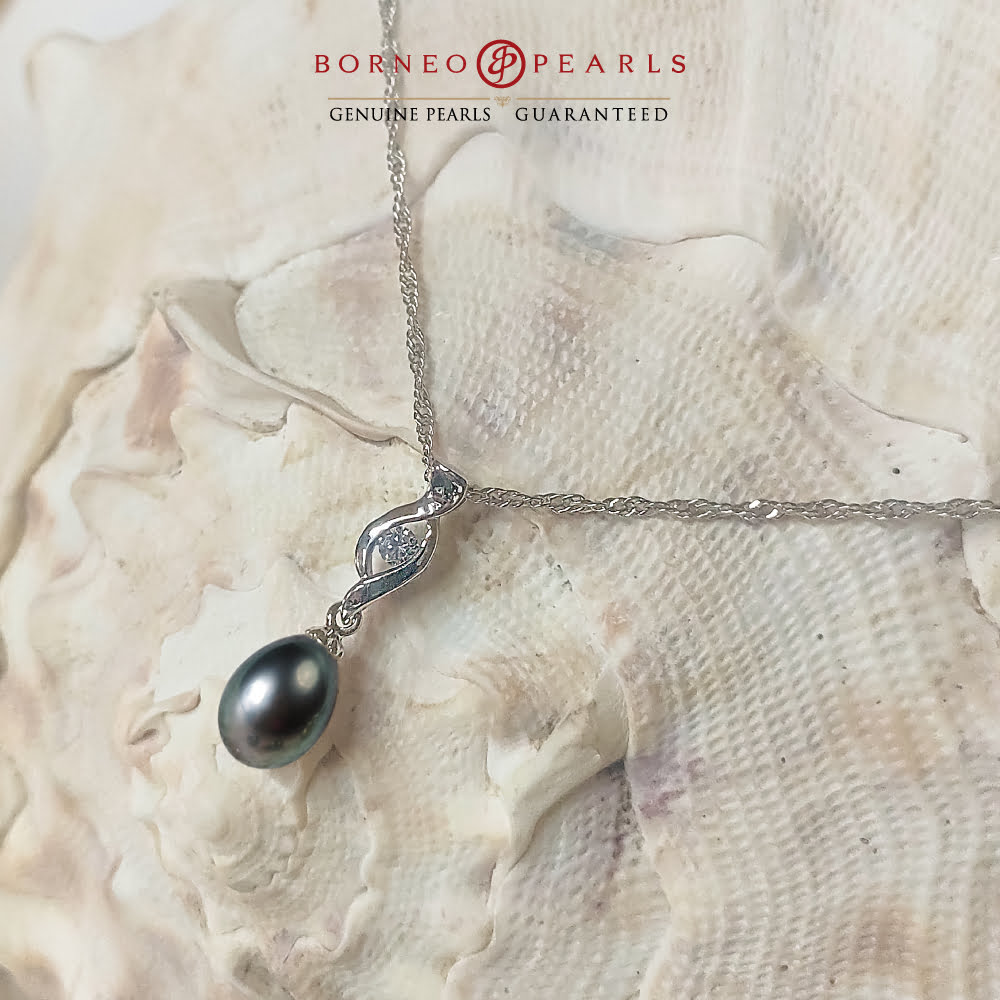Dayak Beauty - Story Pearl Pendant - Borneo Pearls
